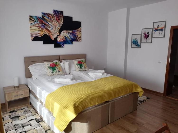 Happy House Apartment Hunedoara Exterior photo